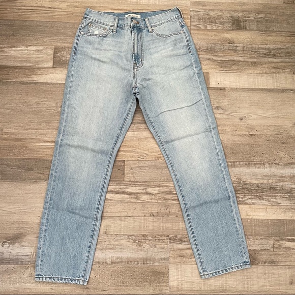 Madewell Perfect Summer Jean Ankle Mom Jean in Fitzgerald Wash. - Picture 3 of 10